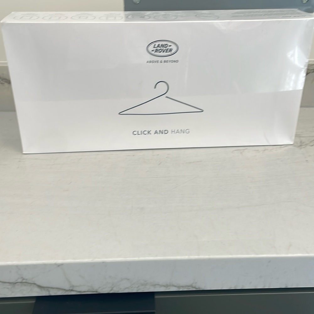 NEW Land Rover Range Rover Click And Hang Coat Hanger VPLRS0390 SEALED